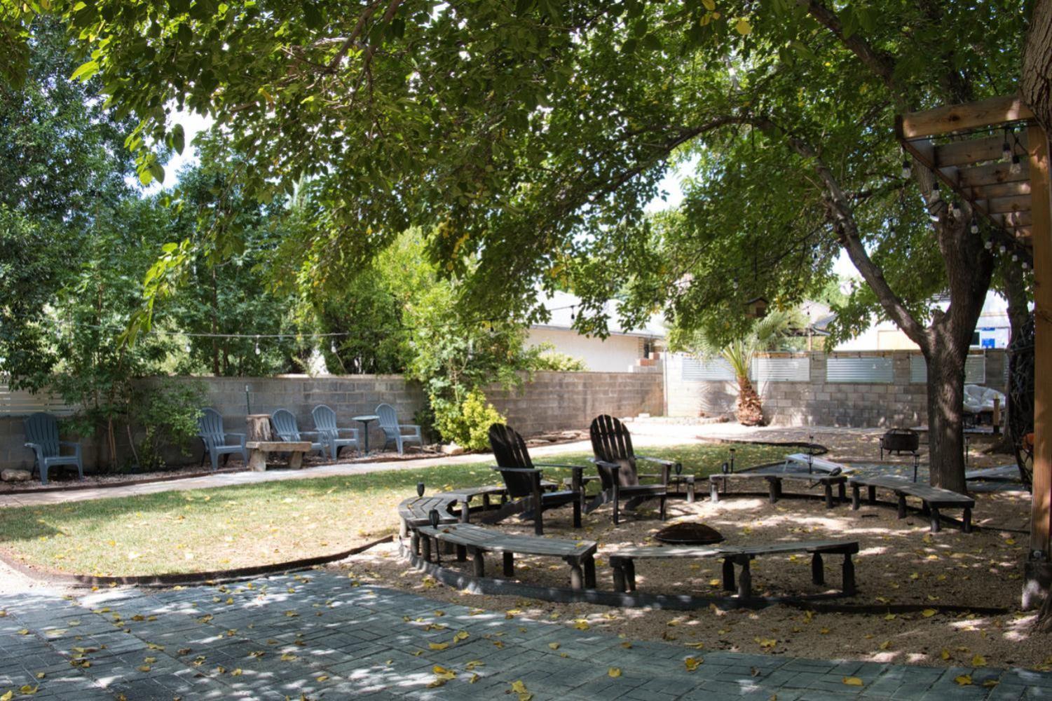 Вілла St George Family Getaway With Fire Pit, Ping Pong And Pet-Friendly Amenities Сент-Джордж Екстер'єр фото
